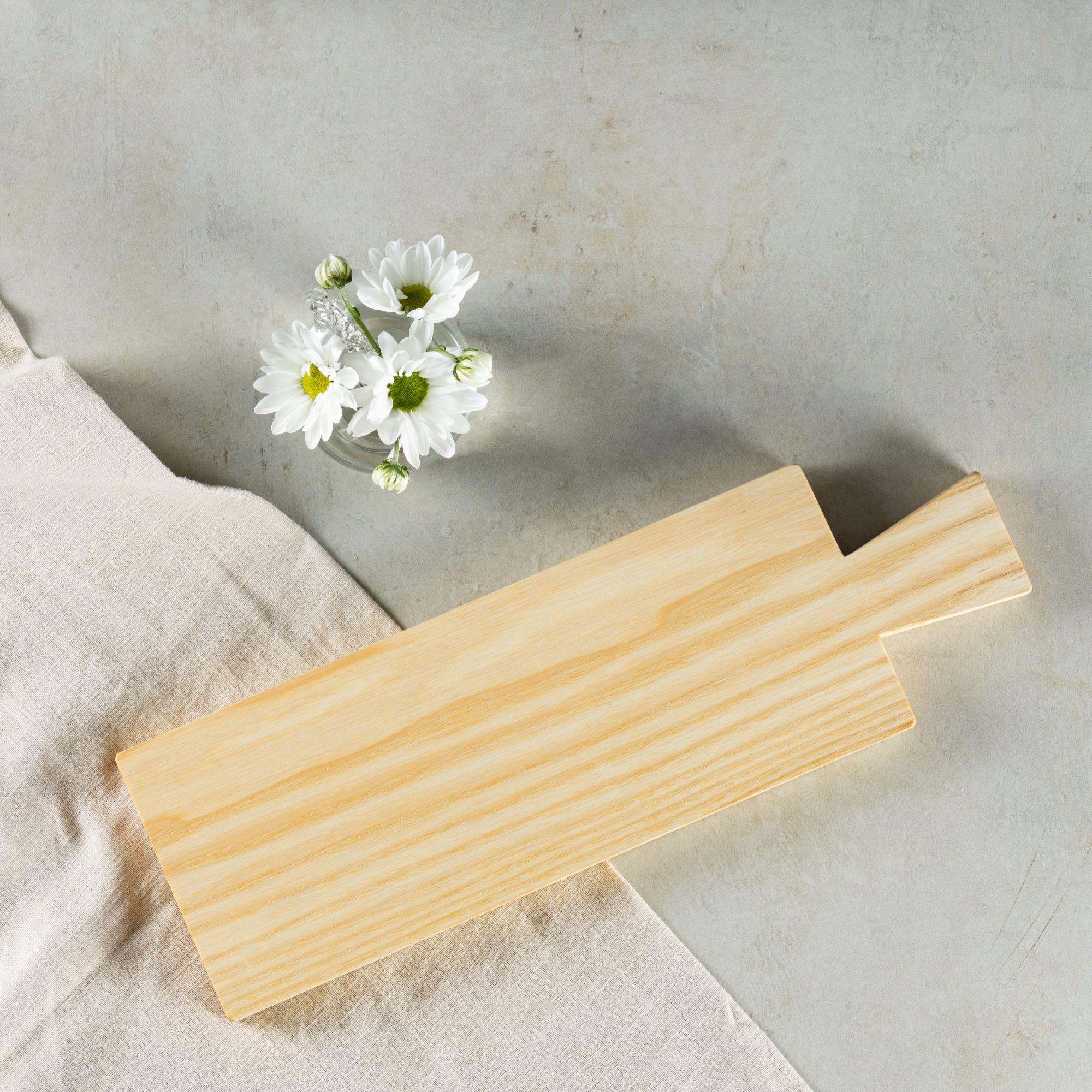 Schmales Servierbrett aus Eschenholz