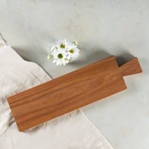 Schmales Servierbrett aus Ulmenholzmit konischem Griff