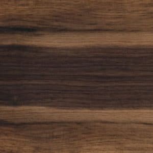 dunkles Walnussholz mit verschiedenen Farbnuancen