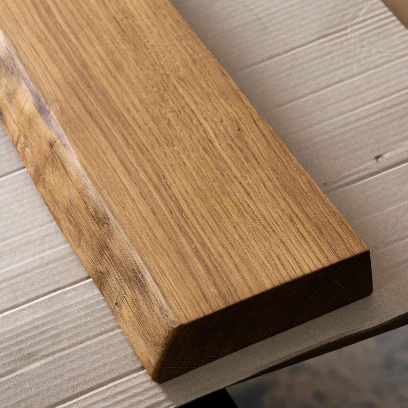 Wandboard Eiche mit Baumkante